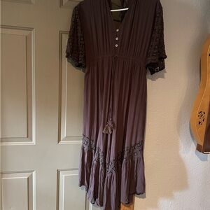 Chic Brown Lace-Accent Midi Dress